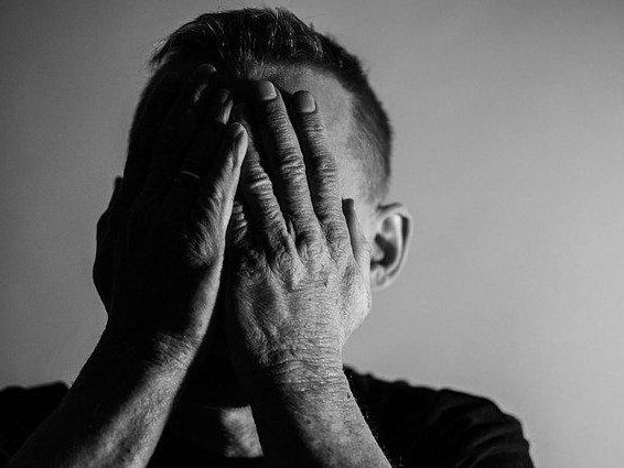 15 Signs That You Apologize Too Much