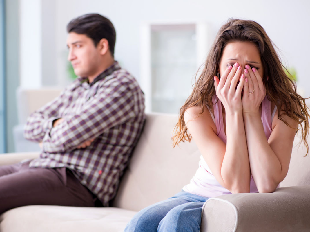 24 Alarming Signs Your Man Is Cheating