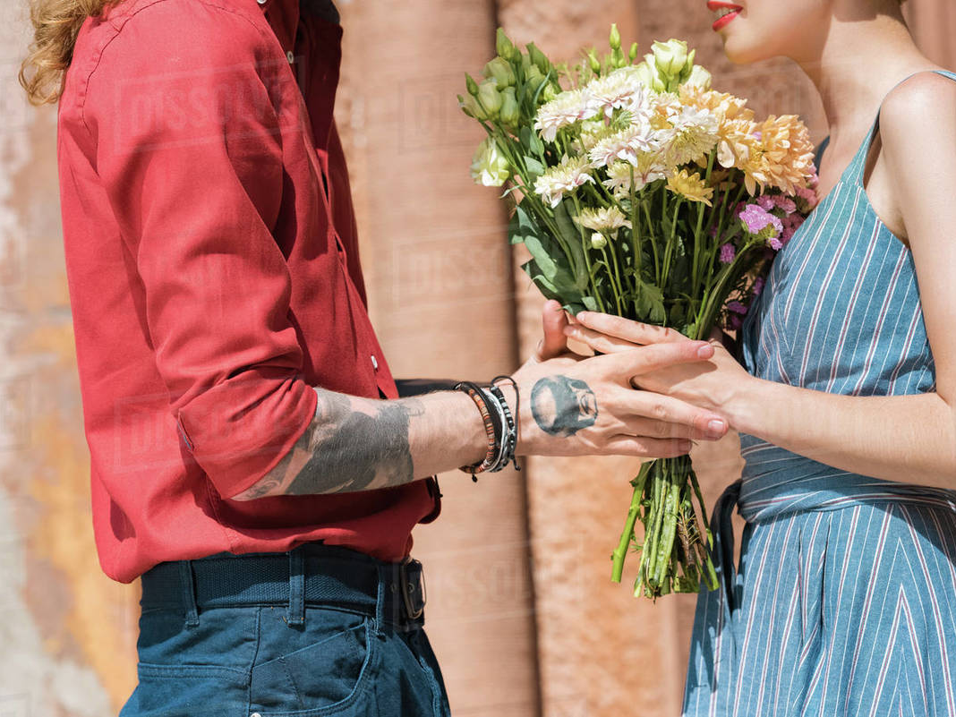 Old Fashioned Dating Tips That You Should Stop Following This Very Moment