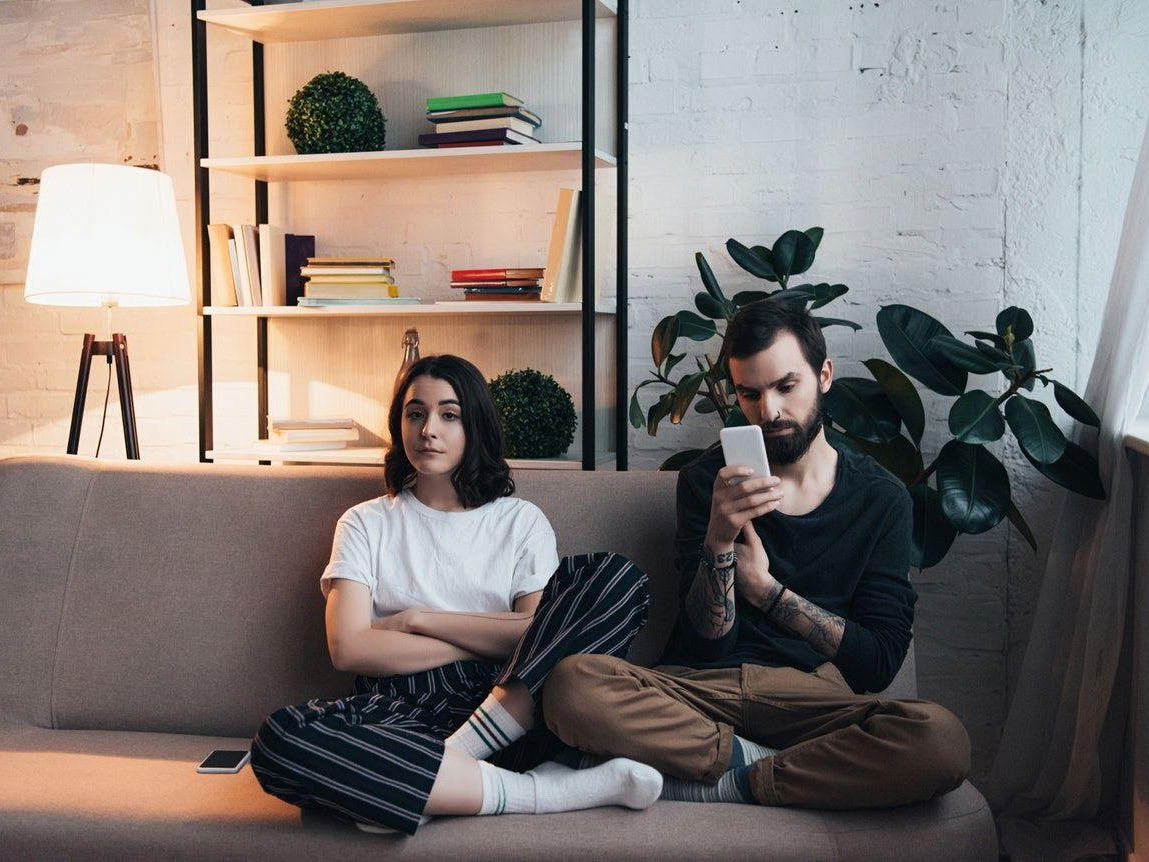 20 Biggest Signs That You Are Just Not In Love With Them Anymore