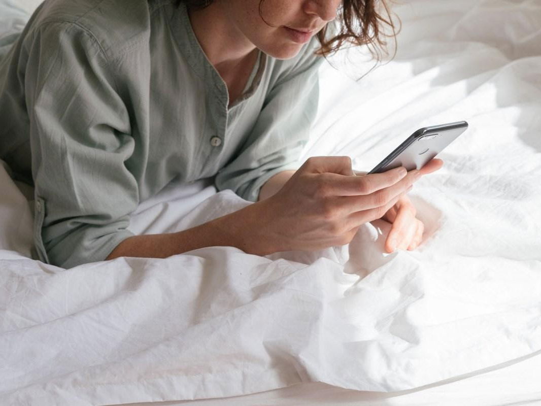 This Is The Time When You Need To Turn Your Phone Off To Get The Best Night Sleep