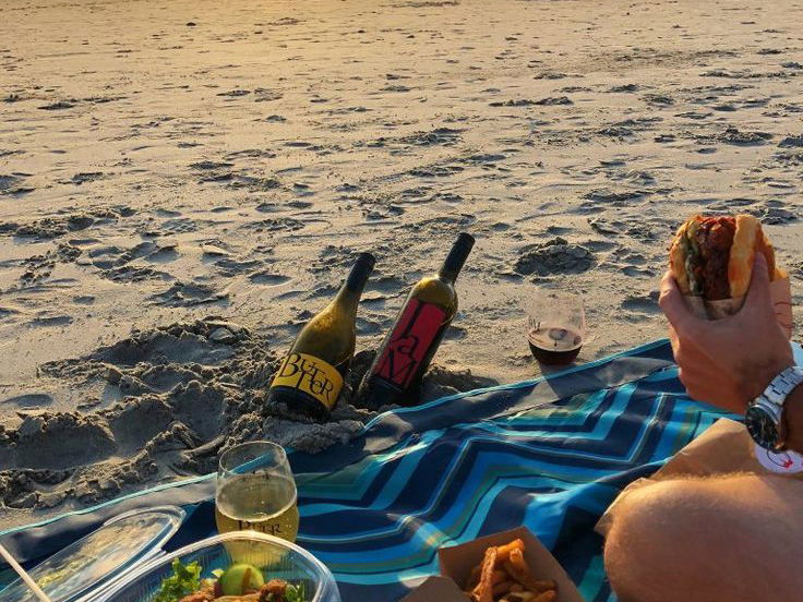 Actually Good First Date Ideas To Instantly Break the Ice