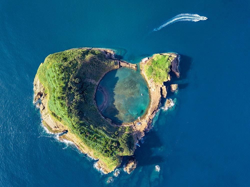 Top 13 Gorgeous Off-The-Grid Islands To Travel To