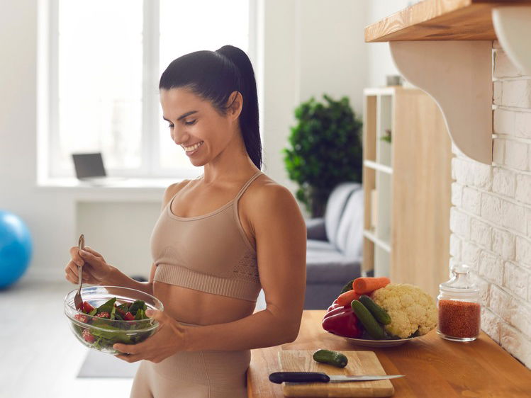 What Happens To Your Body if You Eat Salads Every Day