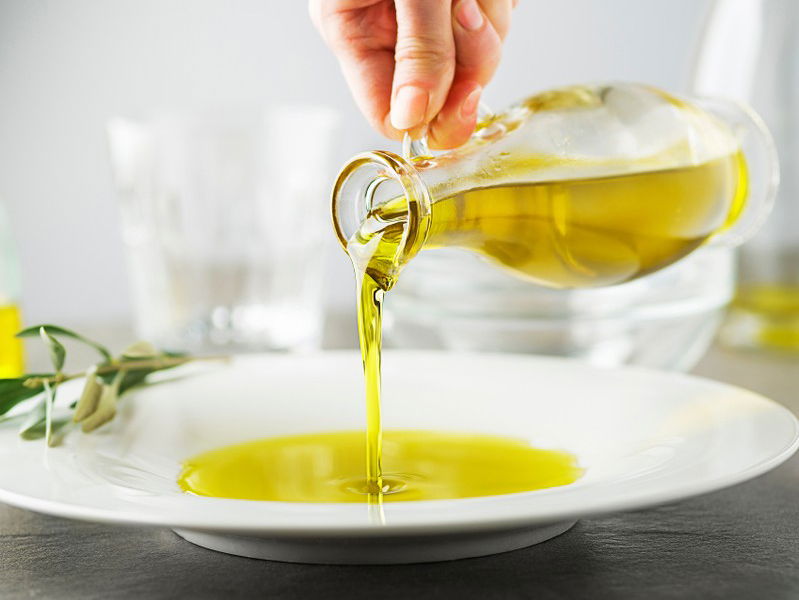 8 consejos para ahorrar aceite en la cocina