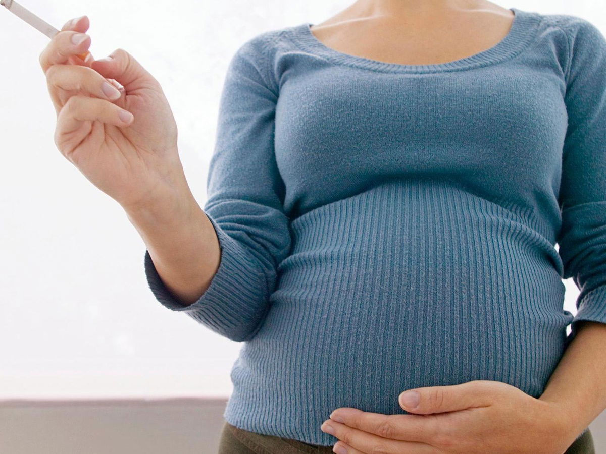 What Happens When A Pregnant Woman Smokes?