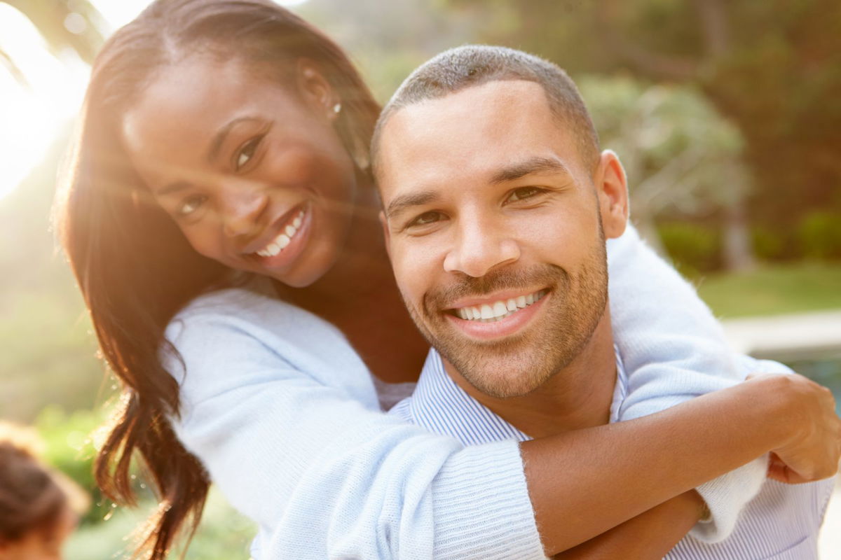 Marriage And Relationship, Smile, Lip, Plant, People in nature, Flash photography, Happy, Gesture