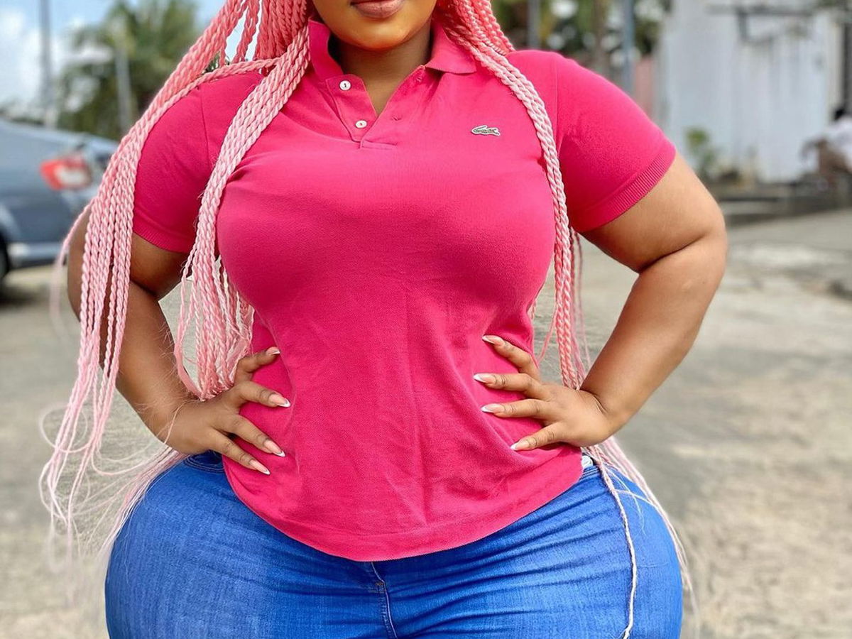 6 Women With Uniquely Large Body Parts