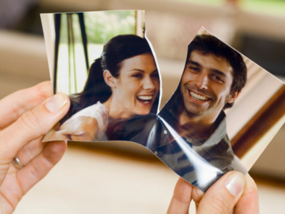 9 Reasons Why You Shouldn’t Stay Friends With Your Ex