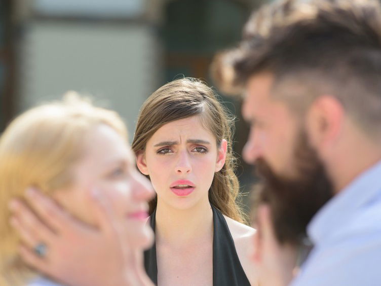 8 Red Flags Early In Your Relationship 