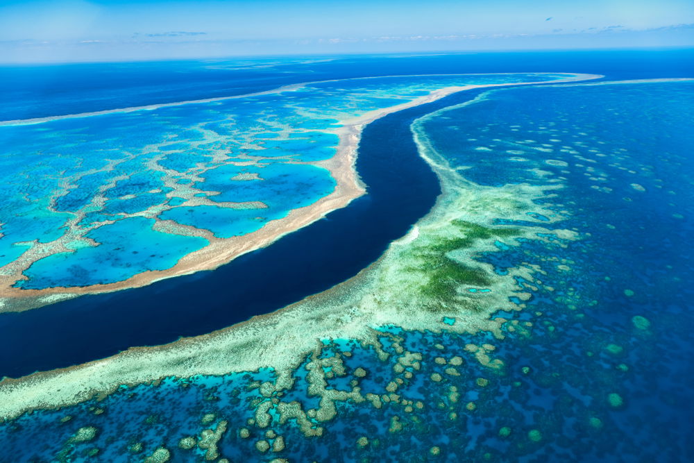 Great Barrier Reef Marine Park, Water, Sky, Water resources, Blue, Azure, Natural landscape, Natural environment