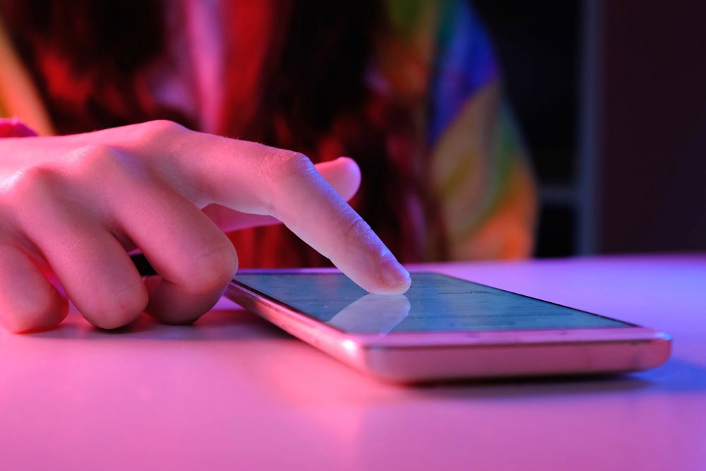 Neon Sign, Hand, Purple, Gesture, Table