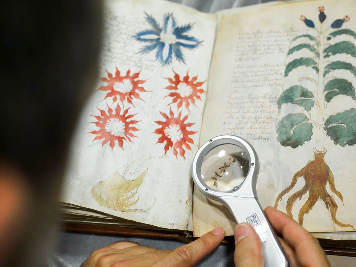 6 Amazing Historical Mysteries Uncovered by Reddit Users