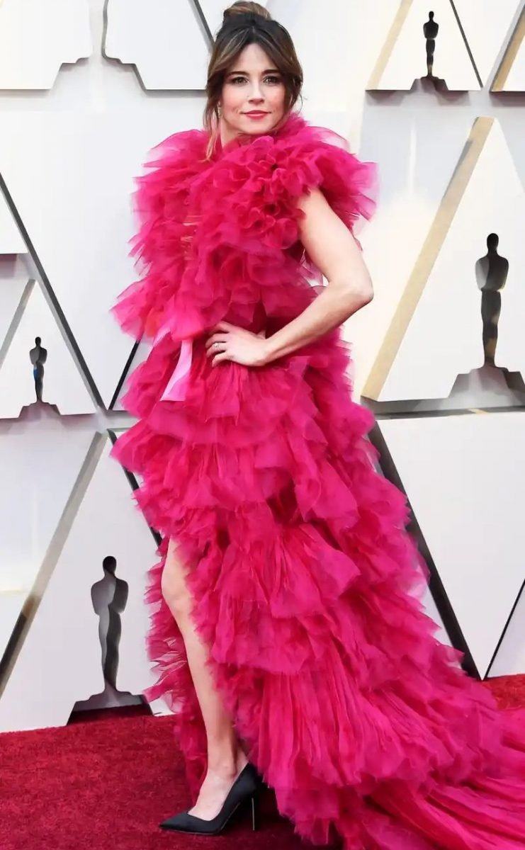 Linda Cardellini Oscars 2019 Dress, One-piece garment, Fashion, Purple, Sleeve, Waist, Dress