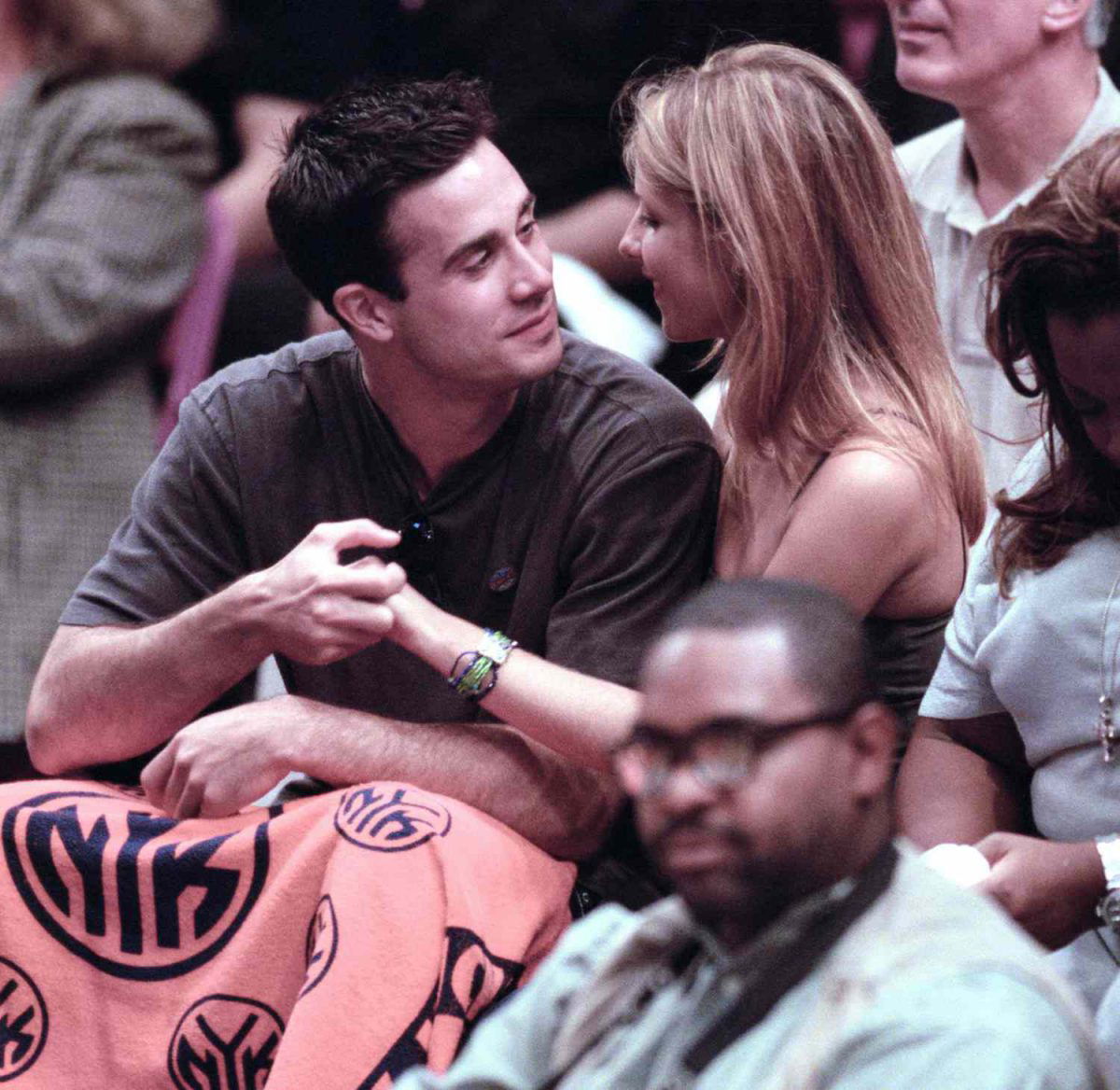 Freddie Prinze Jr Sarah, Joint, Hairstyle, Photograph, Shoulder, Facial expression, Muscle, Organ, Human, Fashion, Eyewear