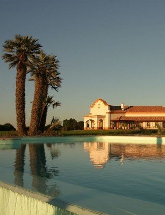Estancia Argentina, Water, Sky, Building, House, Plant, Tree, Lake, Arecales