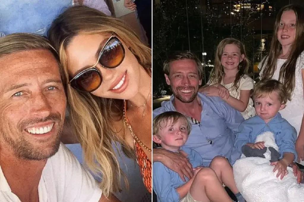 Peter Crouch And Abbey Clancy Kids, Smile, Hairstyle, Facial expression, Goggles, Vision care, Muscle, Happy, Sunglasses