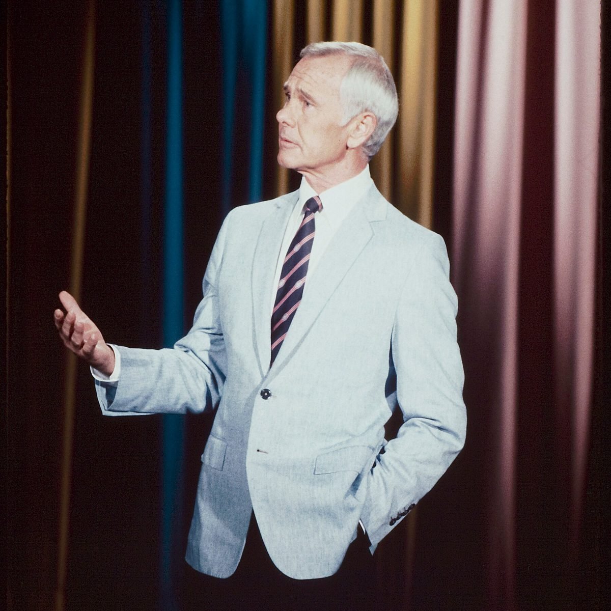 Johnny Carson, Suit trousers, Dress shirt, Sleeve, Curtain, Gesture