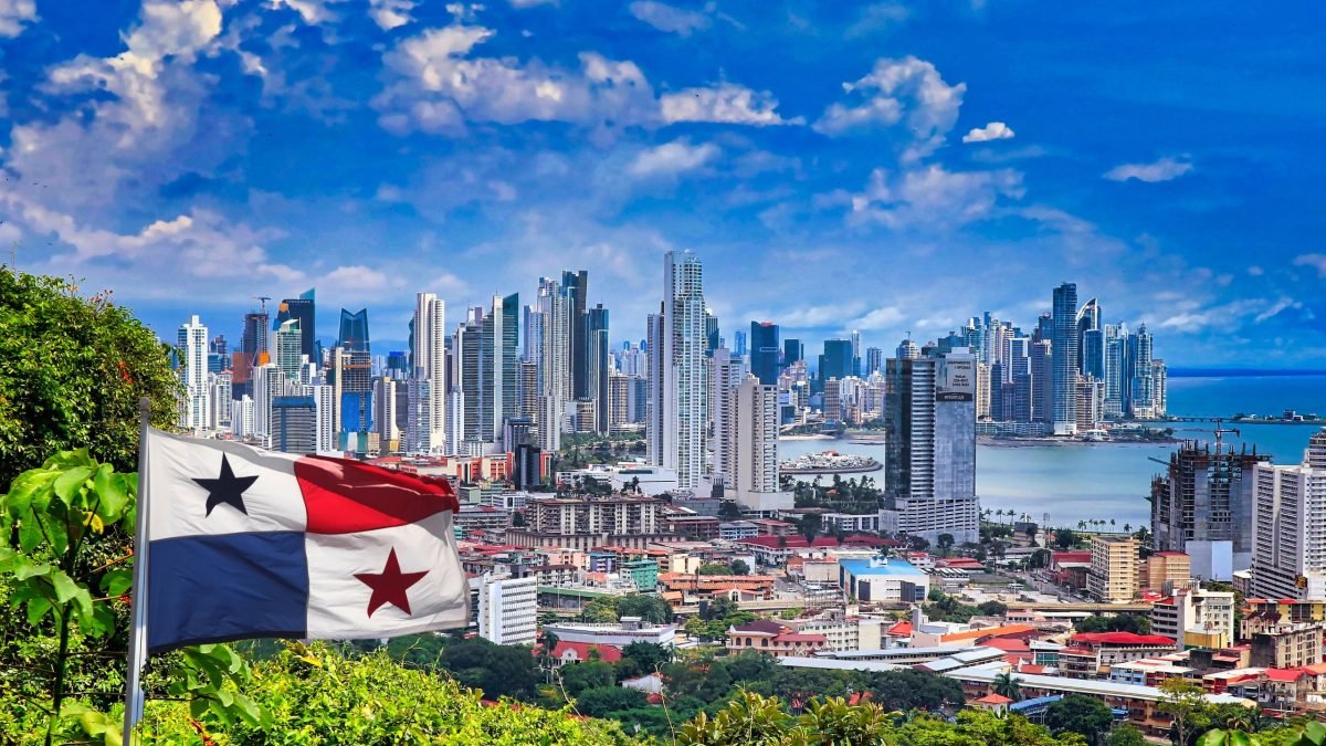 Panama City Panama, Cloud, Skyscraper, Building, Water, Sky, Daytime, World, Blue, Natural landscape, Flag