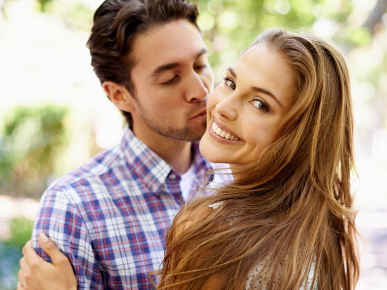 Does She Love You? These 8 Signs Say Yes
