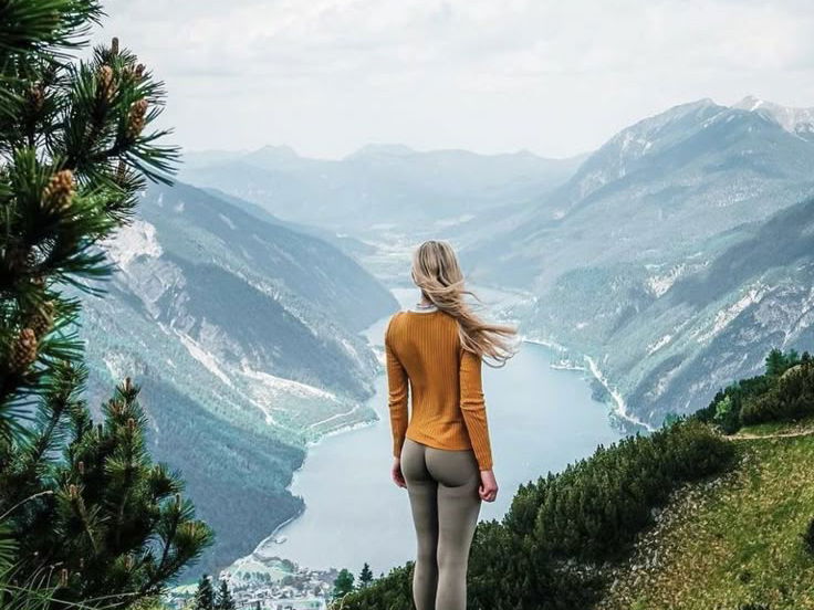 Traveling Alone? These 10 Countries Are the Safest for Women!