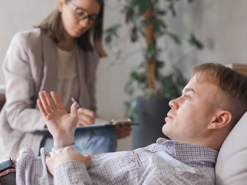 8 Reasons To Seek Help From a Therapist