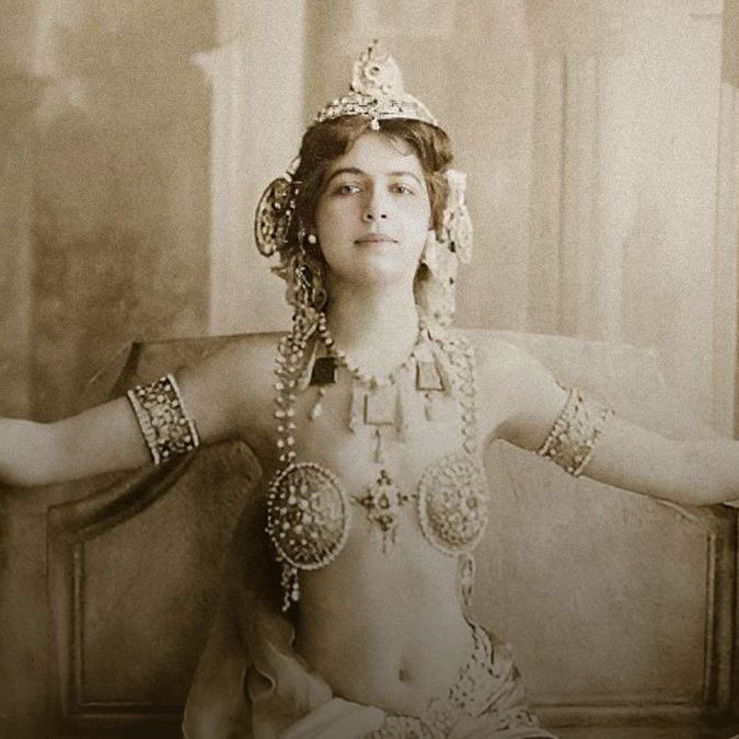 A Top-5 List of Female Spies With Wild Stories