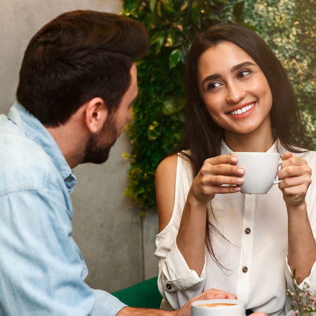 Are You a Great Flirt? Here’s What Science Thinks