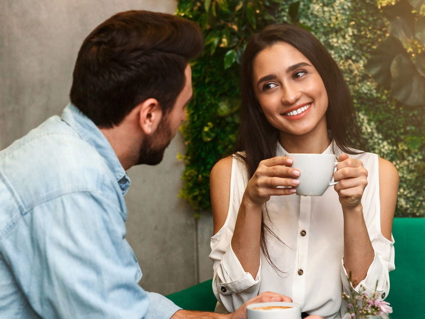 Are You a Great Flirt? Here’s What Science Thinks