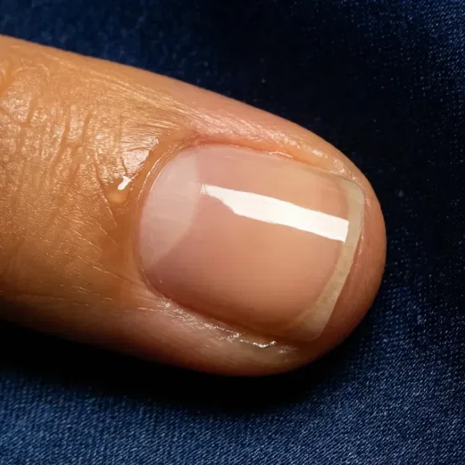 Las uñas cortas y sencillas son el nuevo lujo.