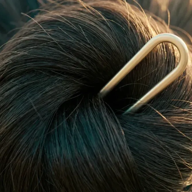 Las horquillas francesas son mejores para tu cabello